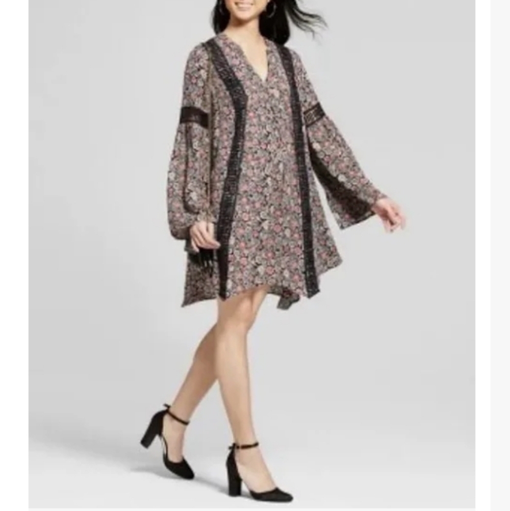 Knox Boho Tunic Rose Black and Red Floral Top - Picture 1 of 7